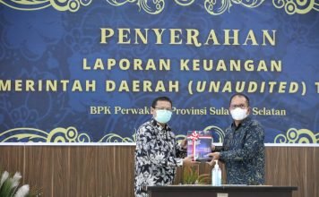 Wali Kota Makassar Serahkan LKPD 2021