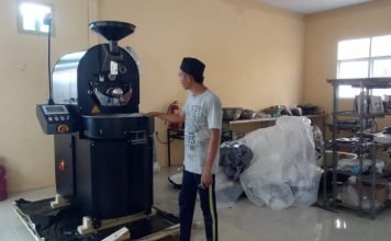 Gubernur Sulsel Salurkan Mesin Pengolahan Kopi untuk IKM di Luwu
