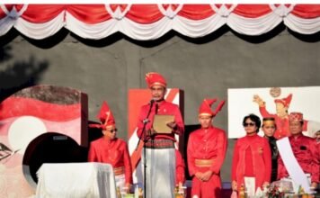Ketua DPRD Kota Makassar Rudianto Lallo, membacakan teks Proklamasi dalam Upacara Peringatan HUT RI ke-78.