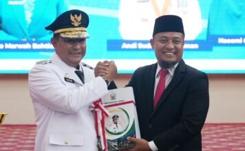 Andi Sudirman Serahkan Memori Akhir Jabatan Gubernur Sulsel ke Bahtiar Baharuddin