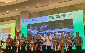 Bapanas Serahkan Mobil Laboratorium Keliling untuk Pemprov Sulsel