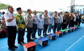 Bersama Ribuan Masyarakat Makassar, Wakapolri dan Danny Pomanto Deklarasi Pemilu Damai Lintas Agama