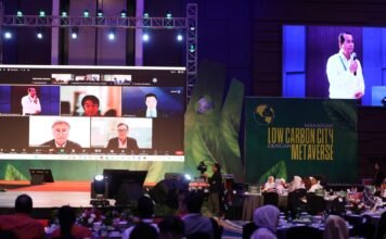 Profesor Monash University, Tony Wong jadi Pembicara di Rakorsus Pemkot Makassar 2024