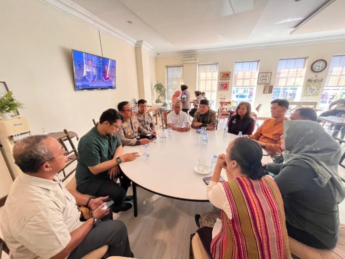 kumpulkan tokoh masyarakat