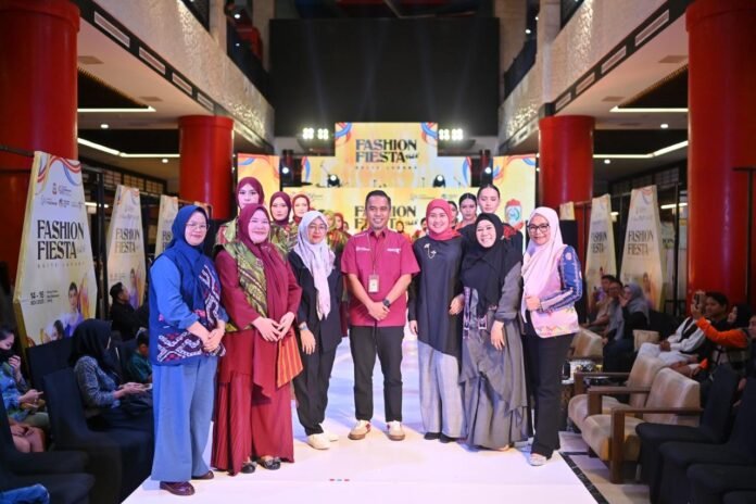 sorotan lampu panggung