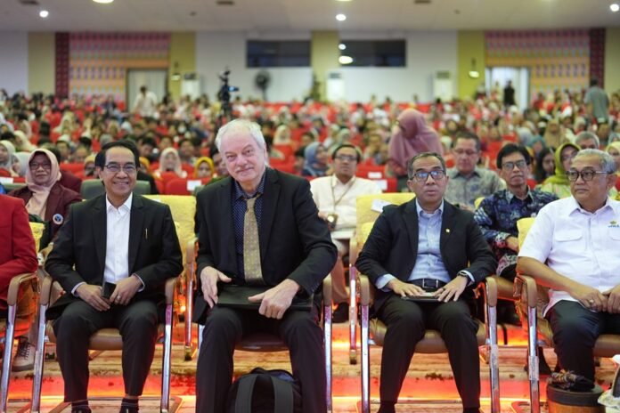 Kuliah umum di Unhas