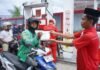 Selama Ramadan, Pertamina Patra Niaga Regional Sulawesi Berbagi Takjil di 178 SPBU