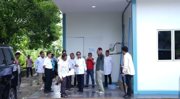 Rektor Jamaluddin Jompa Tinjau Dapur MBG Unhas