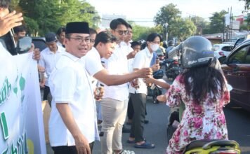 LDII Sulsel Bagikan 400 Paket Takjil untuk Pengendara