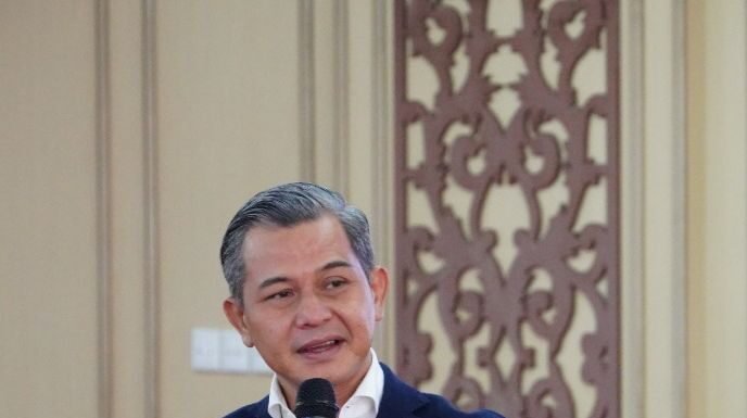 Pedang Bermata Dua Rupiah bagi “Macan” Timur Indonesia