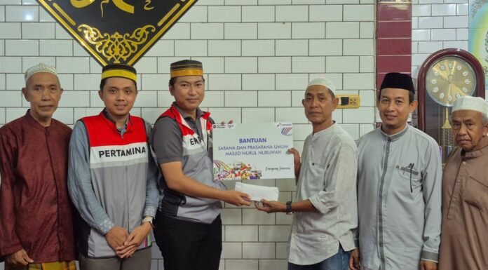 Pertamina Patra Niaga Regional Sulawesi Salurkan Santunan Kepada Masjid dan Panti Asuhan di Ujung Tanah