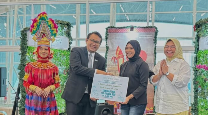 Dukung Pelestarian Budaya Sulsel, Bandara Sultan Hasanuddin Salurkan CSR dan Gelar Pertunjukan Seni di Area Bandara
