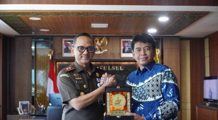 Kanwil DJP Sulselbartra dan Kajati Sulsel Bersinergi Amankan Penerimaan Negara