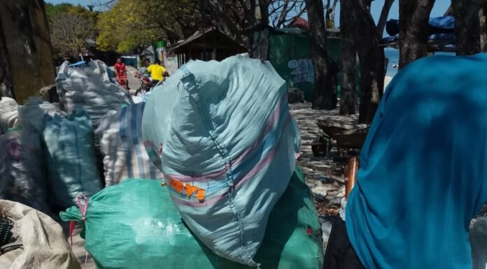 Kecamatan Ujung Pandang Kumpulkan 353,1 Kilogram Sampah di Pulau Lae-lae