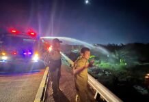 Respons Aduan di Lontara+, Pemkot Makassar Bererak Cepat Padamkan Kebakaran Sampah di Jalan Leimena