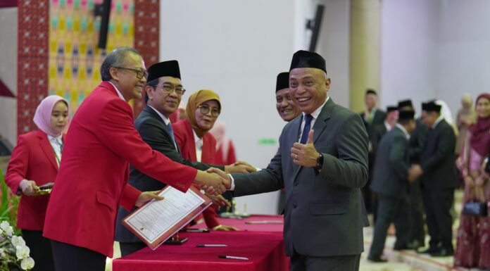 Rektor Unhas Lantik 122 Pejabat Baru, Perkuat Konsolidasi Menuju Kampus Berkelas Dunia