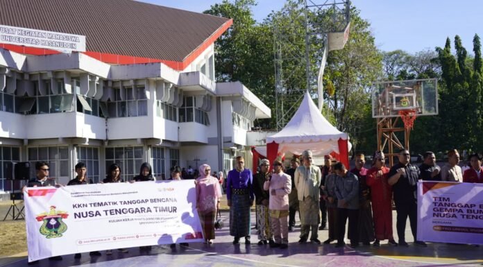 Rektor Unhas Lepas KKN Tanggap Bencana dan Tim Bantuan Medis ke NTT