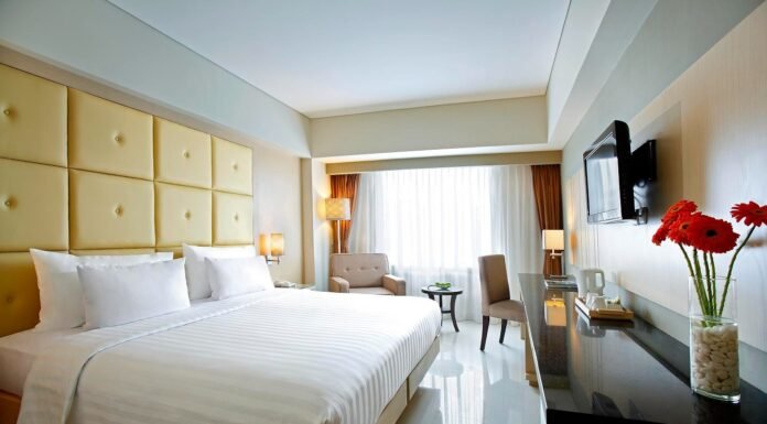 Rayakan HUT ke-81 RI, Hotel Santika Makassar Tawarkan Promo Menginap Rp575 .000