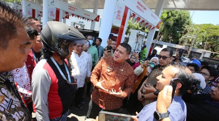 Urai Antrean BBM, Pemkot Makassar Akan Berlakukan Truk dan Bus Antre Pukul 21.00–05.00 WITA