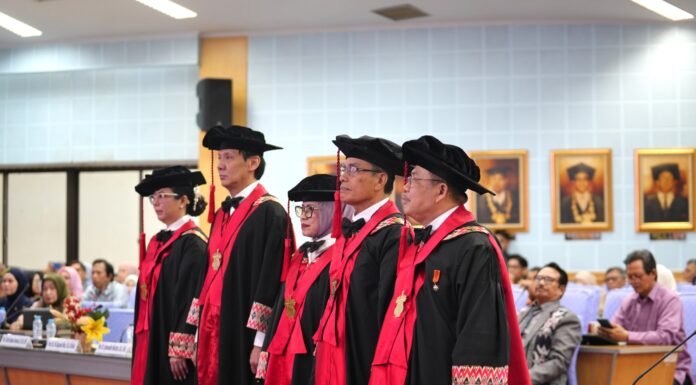 Unhas Kukuhkan Lima Guru Besar Fakultas Hukum