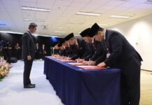 Siapkan Struktur Pengaturan dan Pengawasan Bursa Mineral dan Komoditas Strategis, OJK Lantik Tujuh Pejabat Baru