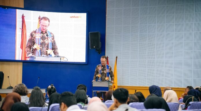 Kuliah Umum di Unhas, Dubes Inggris Tekankan Peran SDM dalam Mendorong Ekonomi Hijau